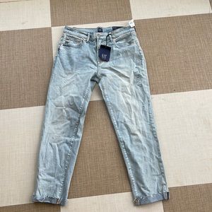 NWT Gap girlfriend jeans size 6